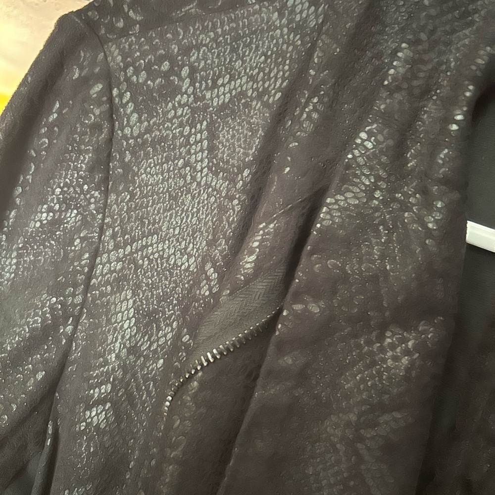 Black Mossimo snake print Women's lightweight moto layering Jacket size S/M - Picture 4 of 7